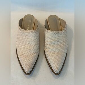 E8 by Miista Stylish Cream Leather Woven Mules. Women’s Size 39